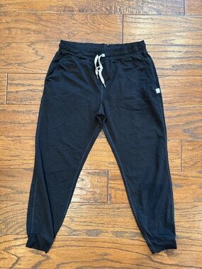 Vuori Black Performance Jogger with White Drawstring